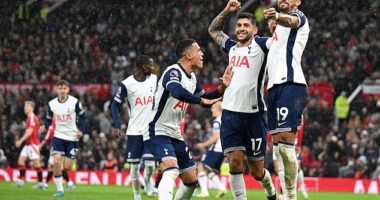 Tottenham Hotspur produced a free-flowing attacking display to condemn ten-man Manchester United to a crushing 3-0 defeat