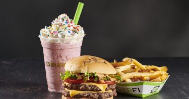National burger chain files for bankruptcy - sparking fears of mass closures