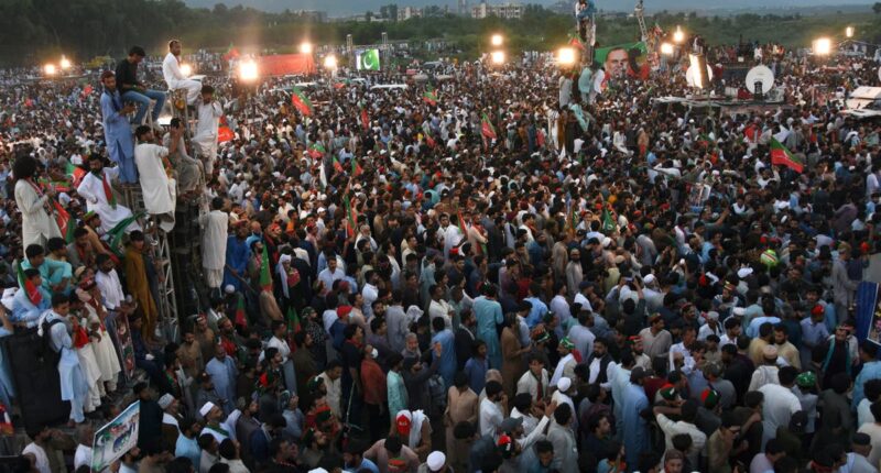 Pakistani police free the leader of former premier Khan’s opposition party