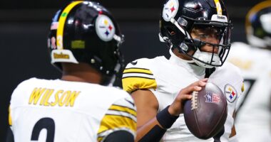Steelers HC Mike Tomlin Has 9 Words for QB Battle After Week 1