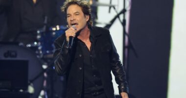 Train singer Pat Monahan lists lakeside mansion in Washington for $8.2 million