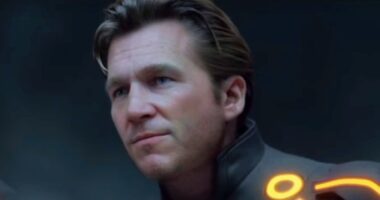 Tron: Legacy's Young Jeff Bridges CGI Brutally Recalled By Star: "More Like Bill Maher"