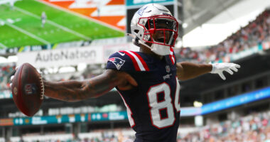 49ers Could Trade for 2 Patriots in Deadline Move