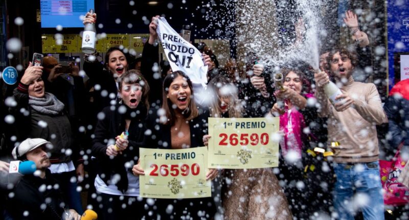 Celebrity Net Worth logo