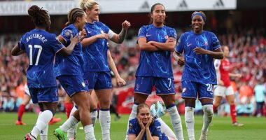 Chelsea continued their fine start in the WSL by winning away at Arsenal on Saturday
