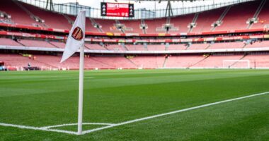 Arsenal vs Liverpool - Premier League: Live score, team news and updates as both sides are without key men including Bukayo Saka and Diogo Jota for titanic clash