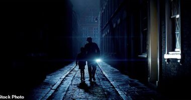 Blitz is a drama set in September 1940, just after the Luftwaffe began its intense eight-month bombing campaign on the city