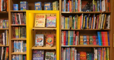 Book Tells Kids GOP Hates Immigrants, Dems Are Party Of Lunch