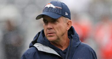 Broncos Sign Big-Bodied Former Saints Playmaker