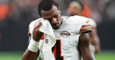 Browns Predicted to Dump Deshaun Watson for Shedeur Sanders