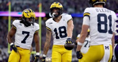 Bucs Projected to Draft Michigan TE Colston Loveland in 2025