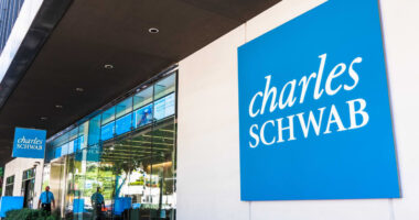 Charles Schwab is profiting from customers who want professional help with investing