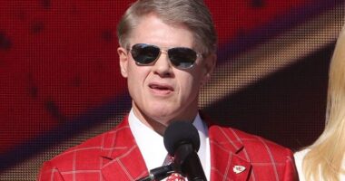 Chiefs CEO Clark Hunt Breaks Silence on Re-Signing Kareem Hunt