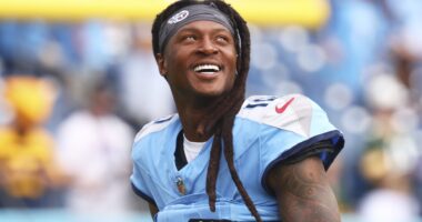 Chiefs Trade for 5-Time All-Pro WR DeAndre Hopkins: Report