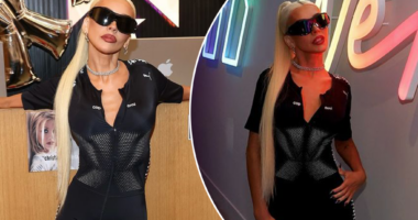 Christina Aguilera continues to spark fan concern with dramatic weight loss