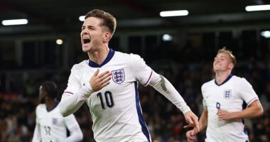 England U21s left it late to defeat their Ukranian counterparts at the Vitality on Friday