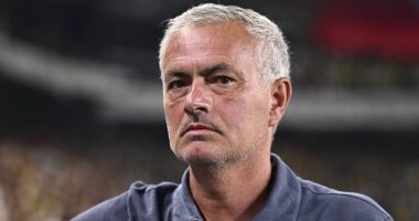 Fenerbahce vs Manchester United - Europa League: Live score, team news and latest updates as Jose Mourinho hosts his old side plus updates from Tottenham vs AZ Alkmaar
