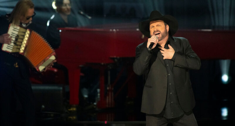 Garth Brooks Countersues Rape Accuser, Names Her in Lawsuit
