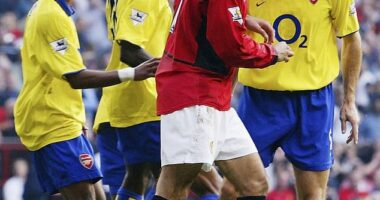 Martin Keown (right) was on ferocious form the day that Arsenal travelled to Man United