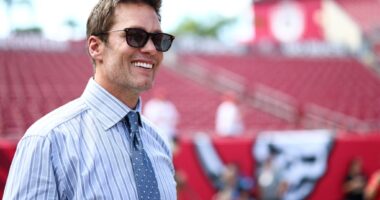 Celebrity Net Worth logo