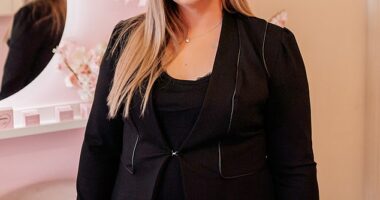 Mum-of-three Kimmie Fox weighed 125kg last January but knew she had to turn her life around. The 30-year-old tried shedding the kilos herself but nothing worked and she would put the weight back on