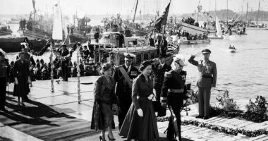 Queen Elizabeth II and Prince Philip arriving in Lisbon in February 1957