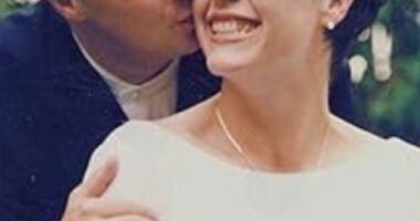 Jessica Waite's perfect marriage perished long before the abrupt death of her husband. She just didn't know it.