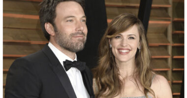 Jennifer Garner 'Burst Into Tears' Over Ben Affleck Divorce: Report