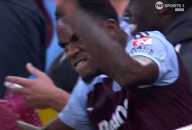 Jhon Duran vented his frustration on the bench after being substitued for Ollie Watkins