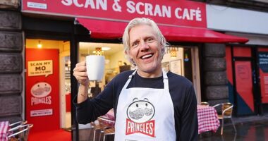 Jimmy Bullard is encouraging men to be more open about their mental health and visited the Scan and Scran Cafe set up by Movember and Pringles