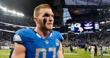 Lions' Aidan Hutchinson Returns and Is Attempting to 'Process Everything'