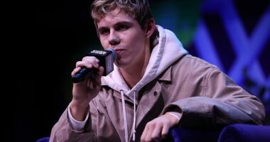 The Kid Laroi has delivered a stark warning to young artists, urging them to be cautious of industry insiders who promise overnight success