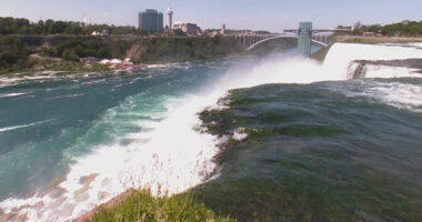Mother, 2 Children Intentionally Go Over Niagara Falls