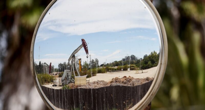 Oil prices finish higher for the week as Middle East worries linger