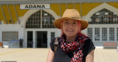 The kindest thing we can say about Prof Alice's kit-out is that, with her mismatched brown fedora, she might have been giving a nod to Indiana Jones