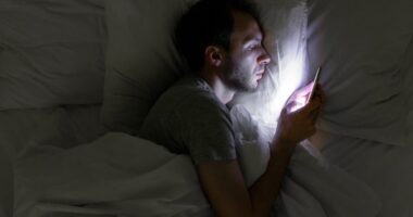 Poor sleep may lead to higher risk of dementia, scientists find