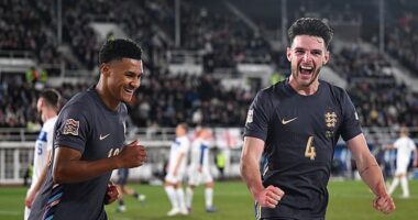 England returned to winning ways with a comfortable victory over Finland on Sunday