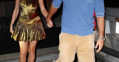 Taylor Swift looked stunning as she stepped out for a romantic date night with her boyfriend Travis Kelce on Saturday evening