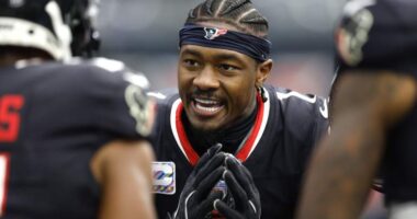 Texans WR's Strong Message on Stefon Diggs, Bills Turns Heads