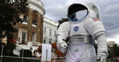 The Astronaut Wears Prada – HotAir