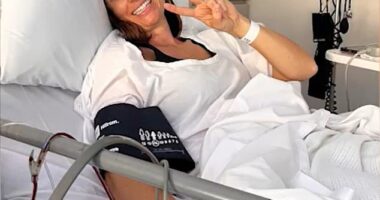 Jasmin Neuwen has undergone a double mastectomy following her breast cancer diagnosis. She was diagnosed with cancer after undergoing her first ever mammogram at age 40