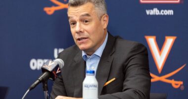 Celebrity Net Worth logo