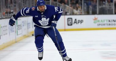 Trade Pitch Has Maple Leafs Dealing Reaves to Sharks