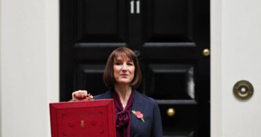 U.K. government bond yields volatile as budget delivers £40 billion tax hike
