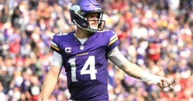 Vikings' Sam Darnold Overshadowing Aaron Jones in Hot Start