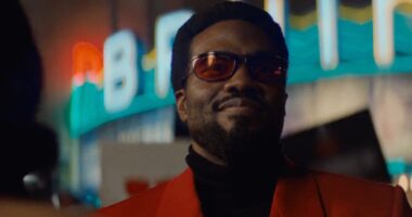 Yahya Abdul-Mateen II as Simon Williams in Marvel's Wonder Man.