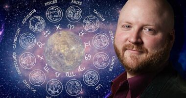 Oscar Cainer (pictured) reminds us that we remember those who gave their lives in service for their country today. And the legacy of the Venus/ Neptune link suggests feelings of loss will resonate more than ever