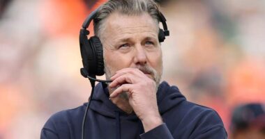 Bears Trade Pitch Sends Braxton Jones to Super Bowl Contender