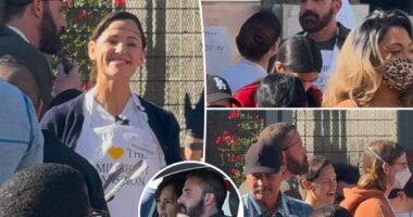 Ben Affleck and Jennifer Garner spend Thanksgiving together with kids amid actor’s divorce from Jennifer Lopez