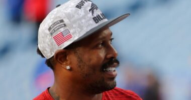 Bills' Von Miller Sends 4-Word Message to Broncos Fans